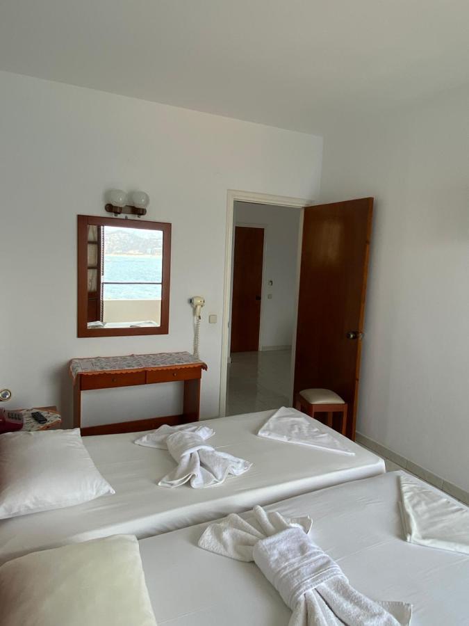 Dolphin Hotel Apartments Karpathos Exterior foto